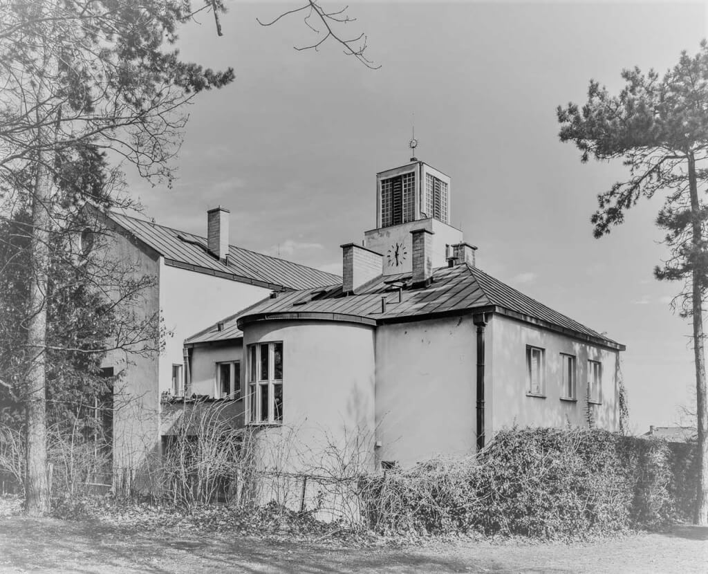 Sekce_Nase-historie_Kostel_01_1280_Q4